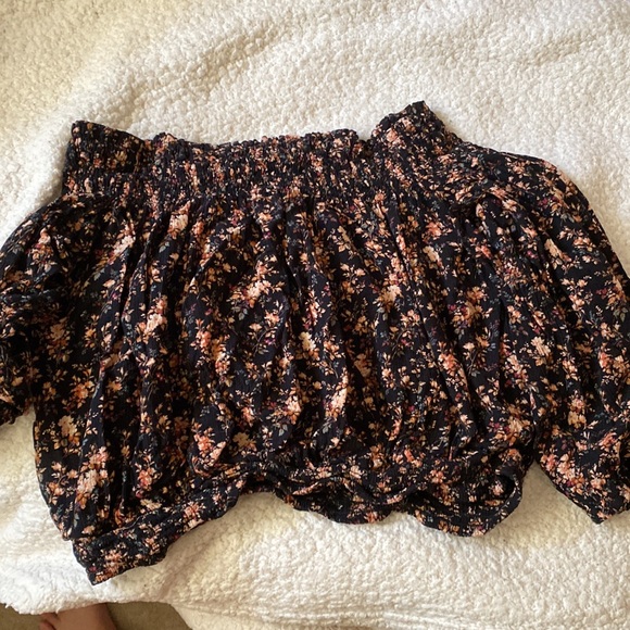 american eagle floral off shoulder top - Picture 2 of 2